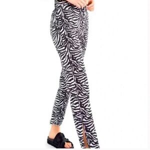 BDG Urban Outfitters Jeans Zebra Striped Raw Hem Cropped High Rise